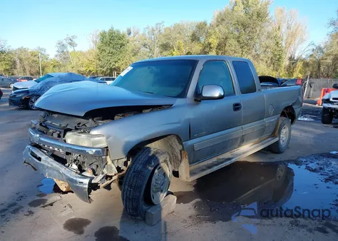 2000 Chevrolet Silverado 2500 Ls z USA, uszkodzony, nr VIN 1GCFC29U6YZ124820